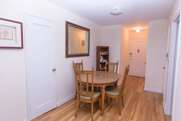 Sold by Re/Max In The City | media 37