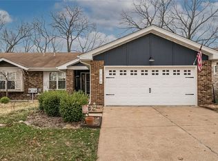 1036 Ridgeway Meadow Dr, Ballwin, MO 63021