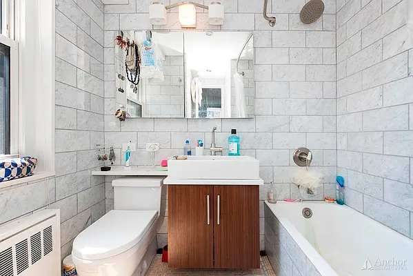 Rented by Anchor Associates | media 7