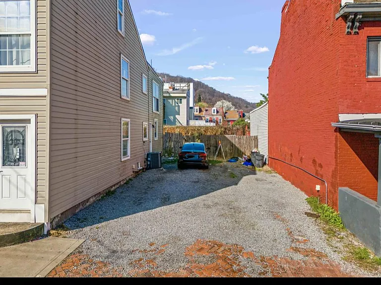 120 S 12th St — Photo 5