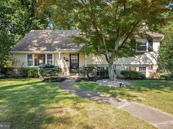 1648 Aidenn Lair Rd, Dresher, PA 19025