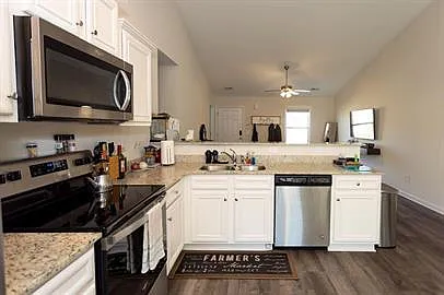 415 Conifer St — Photo 12
