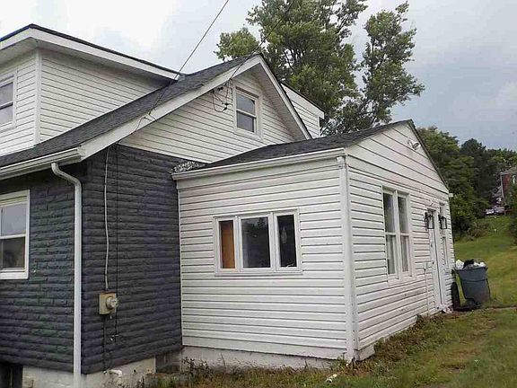 3rd image of 215 Poplar St