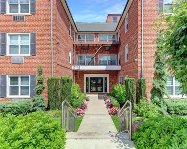 111 S. Centre Ave. #3UU, Rockville Centre, NY, 11570