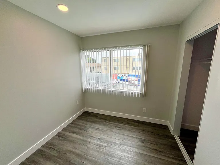 18400 Prairie Street — Photo 118