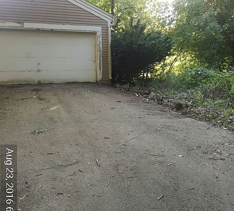4th image of 1404 N Browns Lake Dr