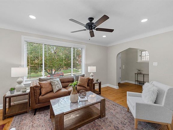3rd image of 5458 Tholozan Ave