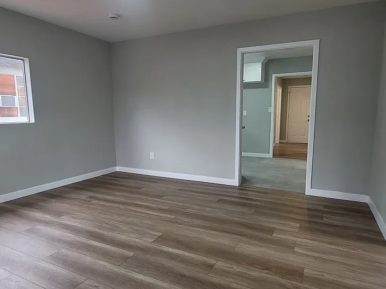 1130 Hollister St — Photo 8