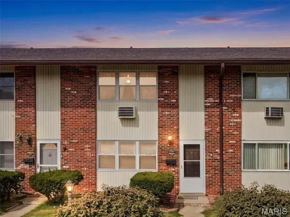 7568 Hazelcrest Dr, Hazelwood, MO 63042