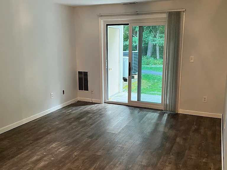 4 Bridgeview Cir #29 — Photo 9