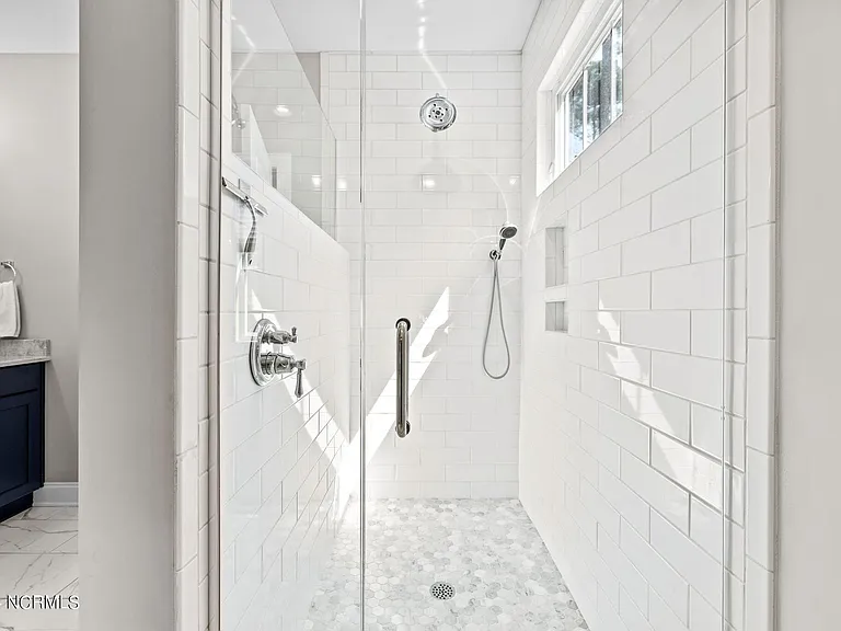 182 Lakeview Dr — Photo 36