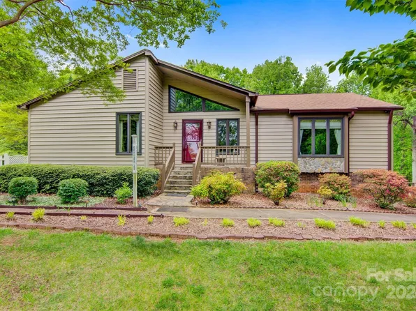 2413 Saint James Church Rd, Denver, NC 28037