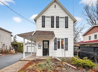 381 Montfort St, Ottawa, ON K1L 5M9