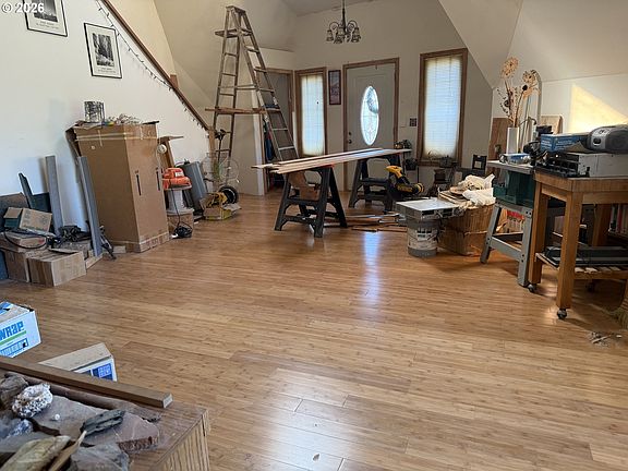 3rd image of 74861 Conifer Ct