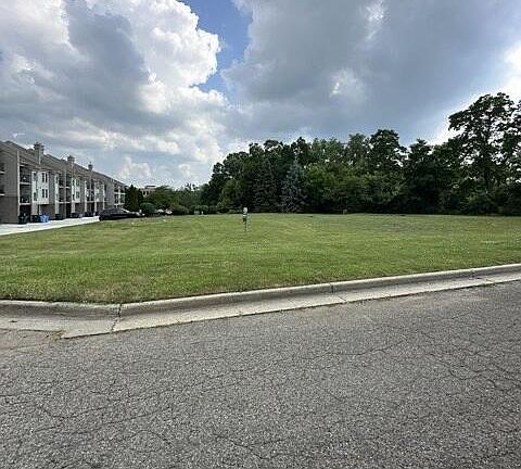 3rd image of Dodge River Dr