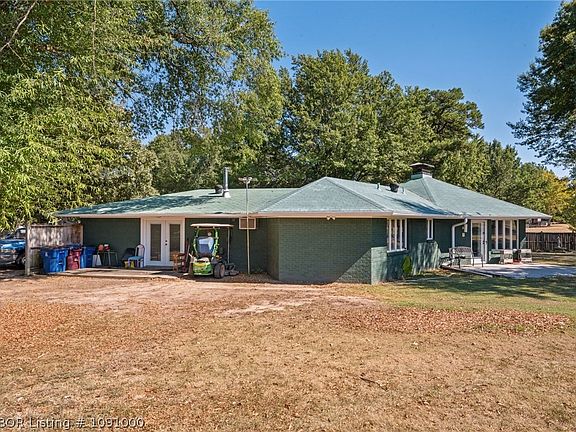2nd image of 2508 Crosshill Rd