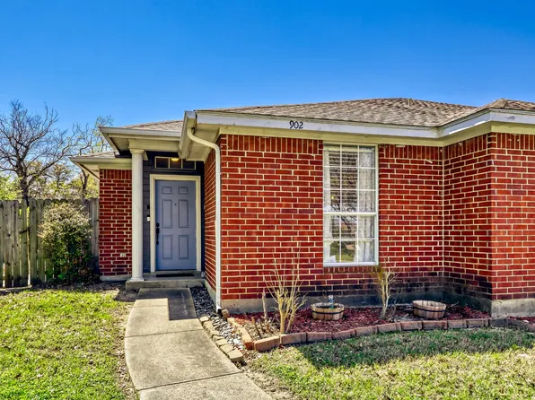 902 Teakwood Ln, Desoto, TX 75115