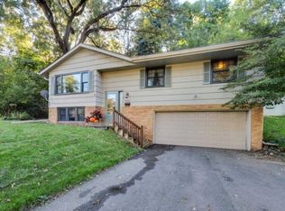 4838 Winterset Dr, Minnetonka, MN 55343