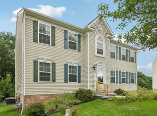 304 Maplewood Ln, Imperial, PA 15126