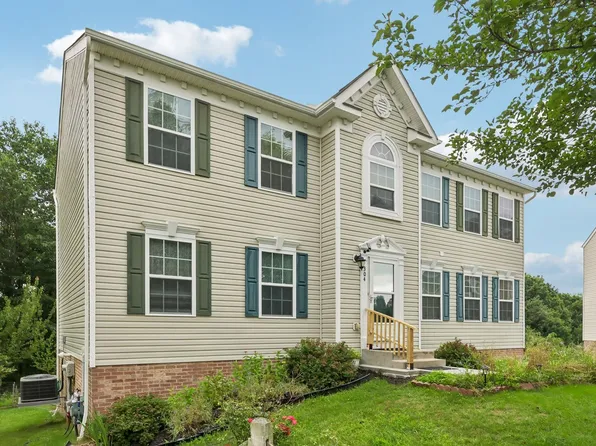 304 Maplewood Ln, Imperial, PA 15126