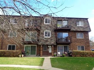 9396 Bay Colony Dr APT 3N, Des Plaines, IL 60016