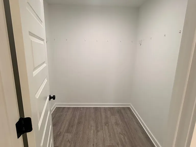 815 Whitehall Rd — Photo 11