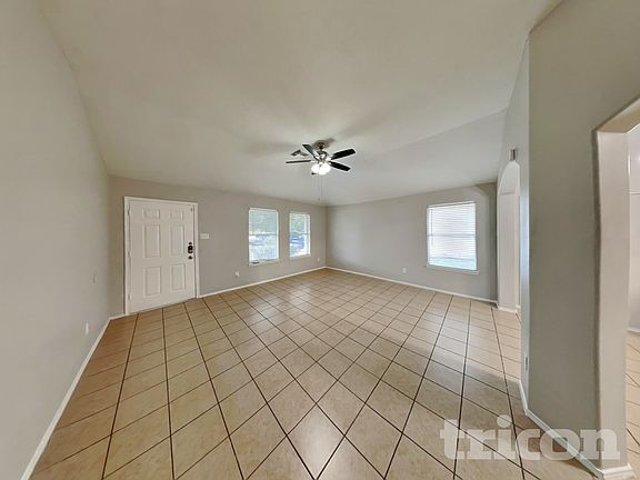 3rd image of 1403 Glens Ferry Ln