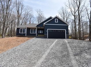 12415 Mountain Laurel Dr, East Stroudsburg, PA 18302