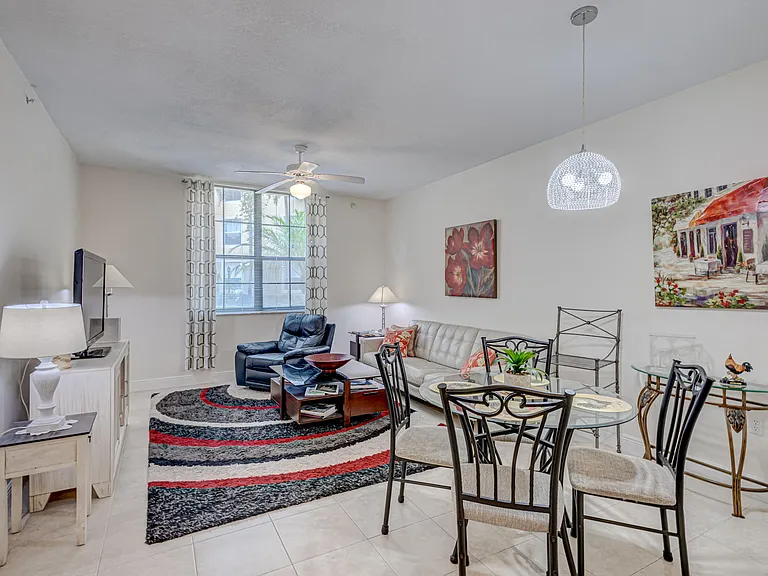 630 Sapodilla Ave #112 — Photo 6