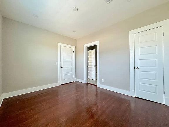 3rd image of 2213 N Kansas St #999