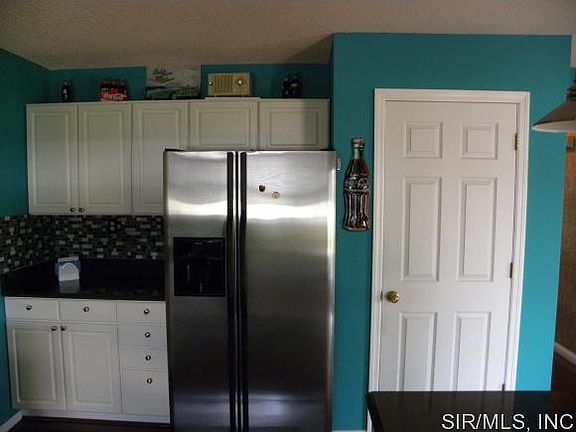 5th image of 824 Piquard Ct