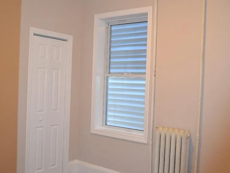 241 Maverick St #3R — Photo 17