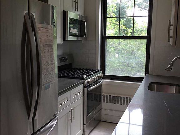 4th image of 71-43 Park Dr E Floor 2-B