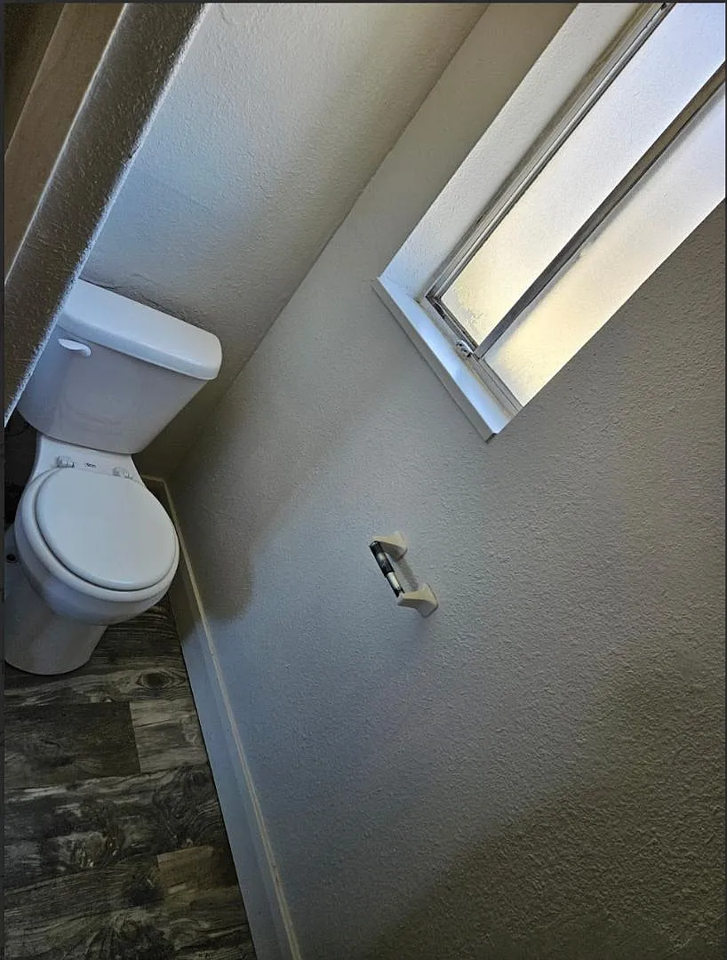 50 S 200 W - Apt #2 — Photo 2