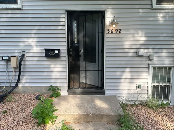 5692 Brookdale Dr N, Brooklyn Park, MN 55443