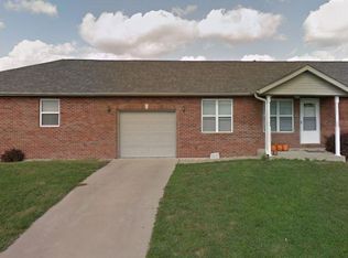 611 W 1st St, Aviston, IL 62216
