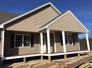 1190 Smyth Rd, Hooksett, NH 03104