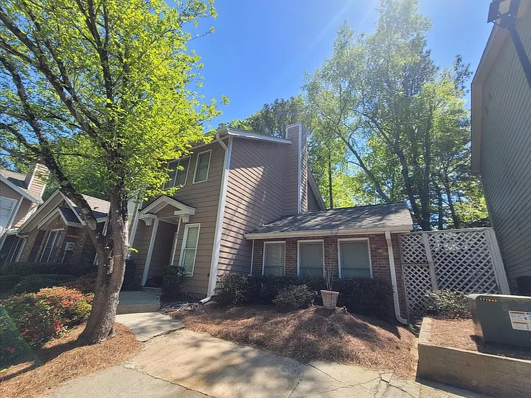 180 Peachtree Hollow Ct #180 — Photo 1