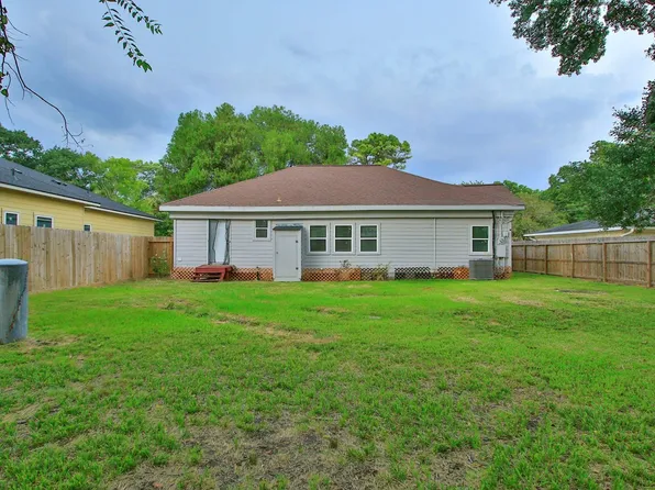2703 Areba St, Houston, TX 77091