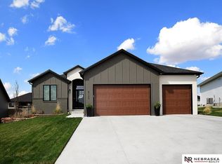 8120 Patrick Ave, Lincoln, NE 68516