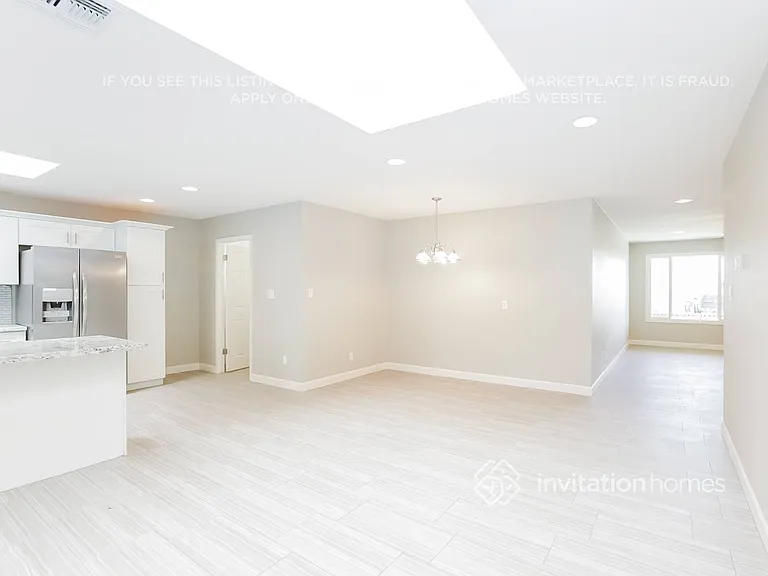2047 E Cornell Dr — Photo 7
