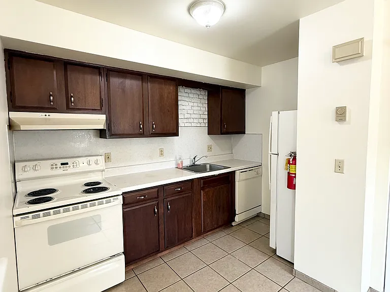 717 N Saint Elmo St #1 — Photo 5