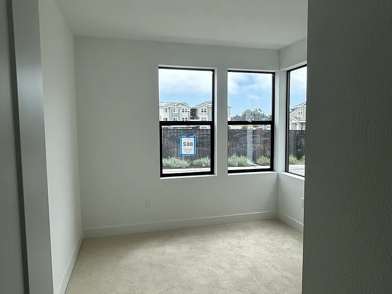 2320 Bayside Ave — Photo 9