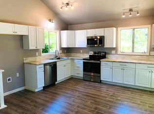 3174 Nicolet Ln, Redding, CA 96001