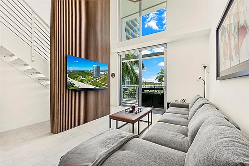 2000 Metropica Way Photo 1