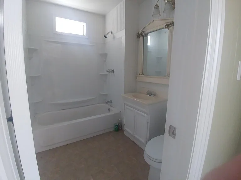 146 N Milby St #2 — Photo 4