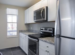 86 W 8th Ave APT C, Columbus, OH 43201