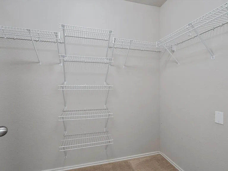 2304 Jesse Owens Dr — Photo 17