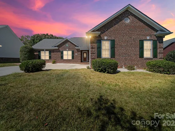 209 Lagoda Dr, Locust, NC 28097