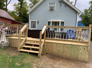 137 3rd Ave, Caroga Lake, NY 12032